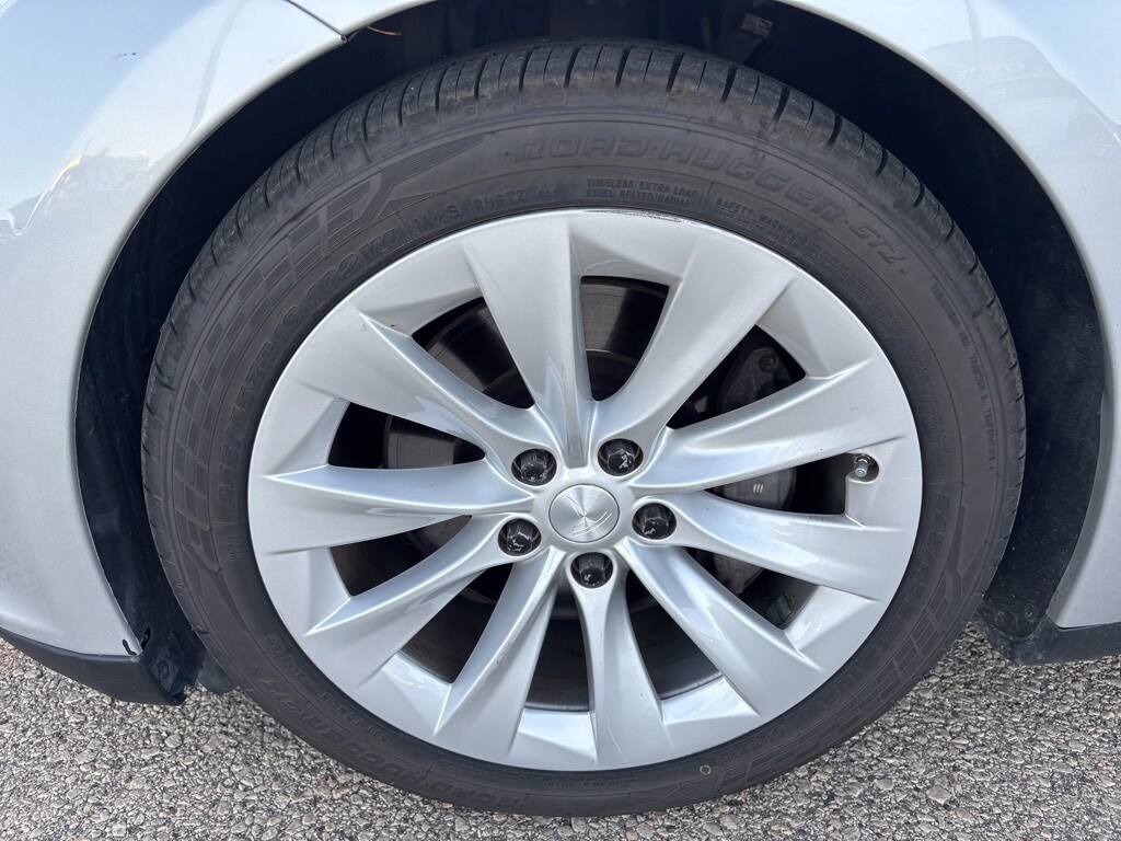 2014 Tesla Model S photo 4