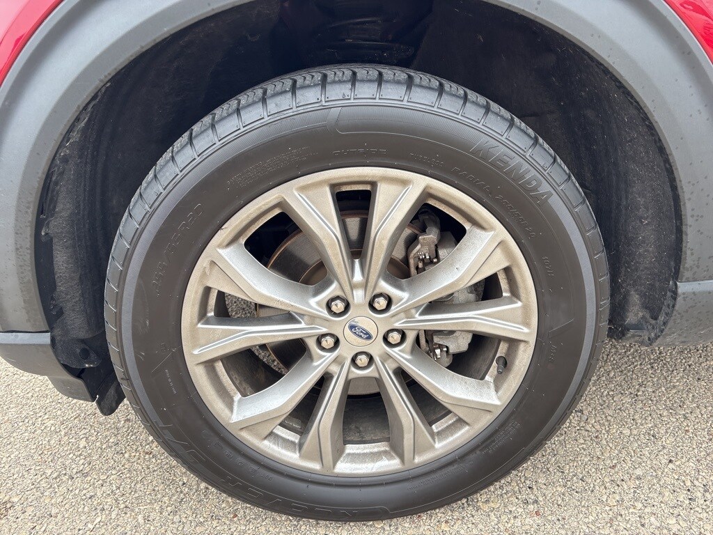 2021 Ford Explorer XLT photo 3