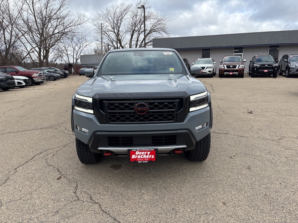 2024 Nissan Frontier PRO-4X photo 2