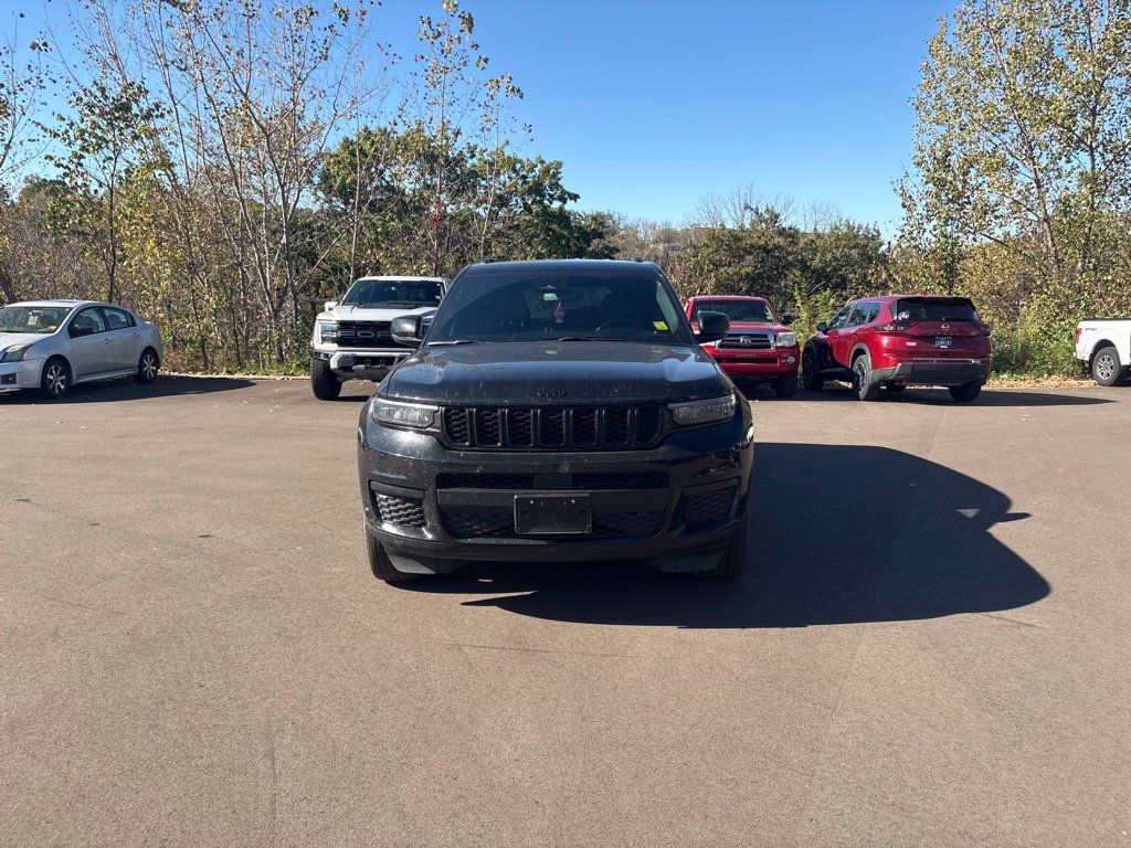Used 2024 Jeep Grand Cherokee L Laredo SUV