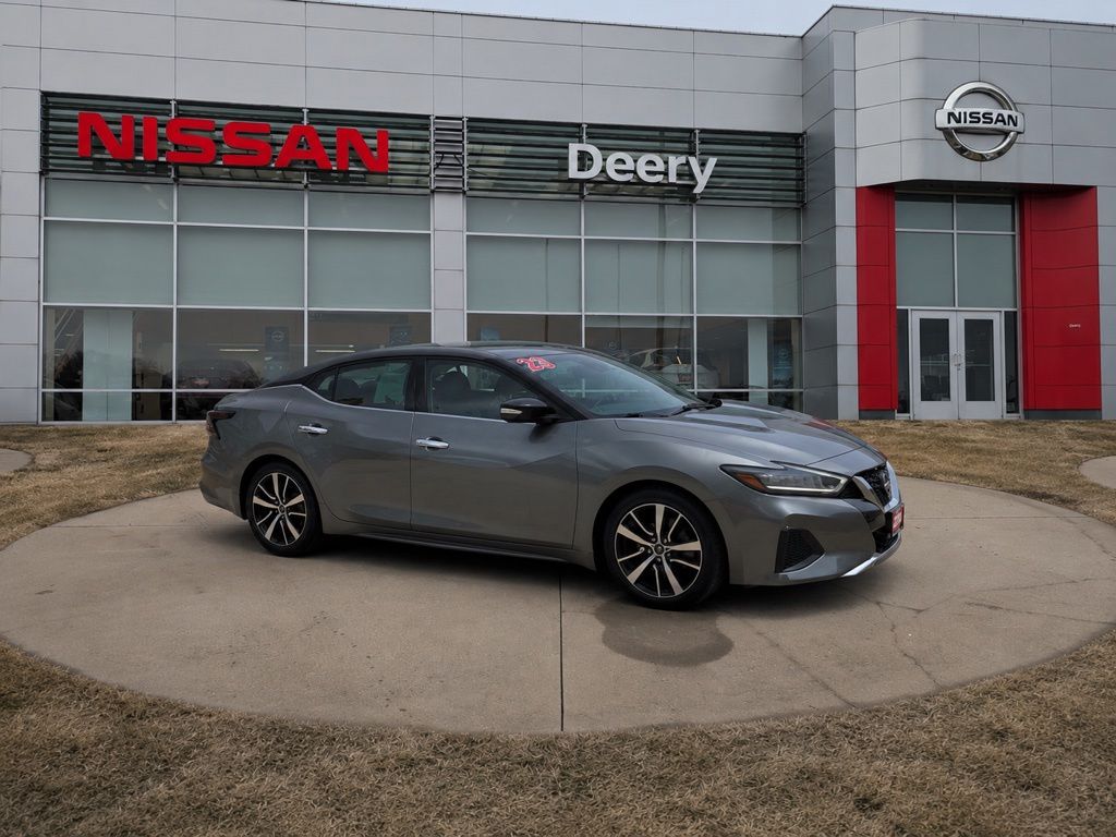 2023 Nissan Maxima SL's photo