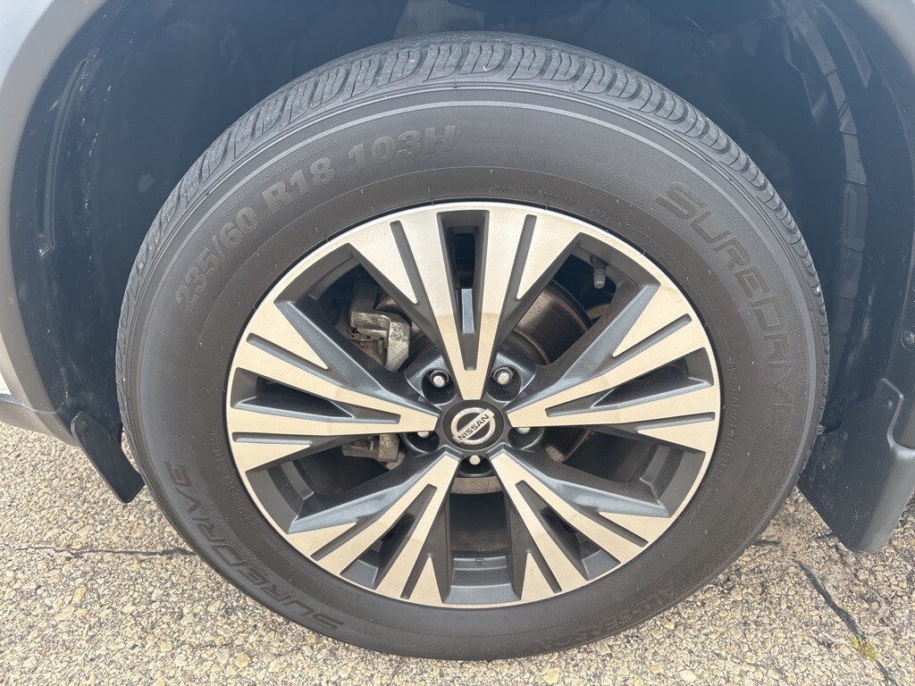 2021 Nissan Rogue SV photo 2