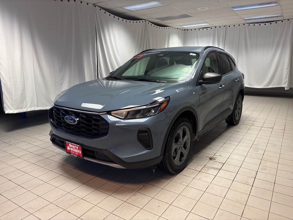 2025 Ford Escape ST-Line photo 3