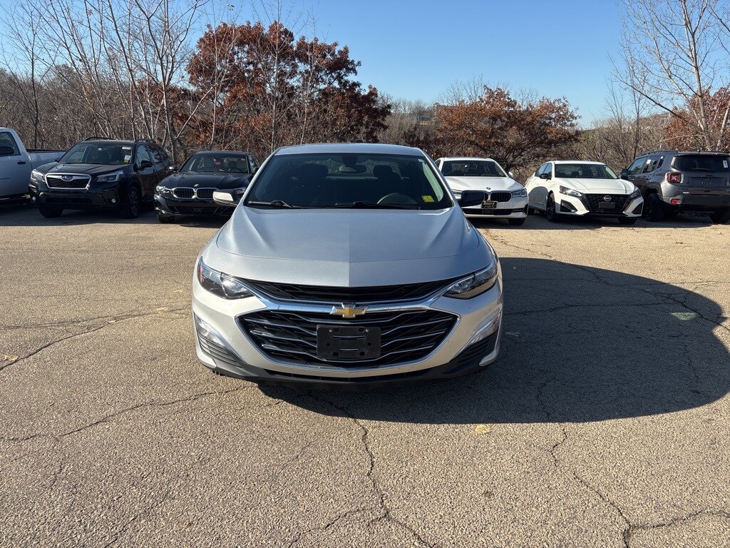 2022 Chevrolet Malibu LS photo 2