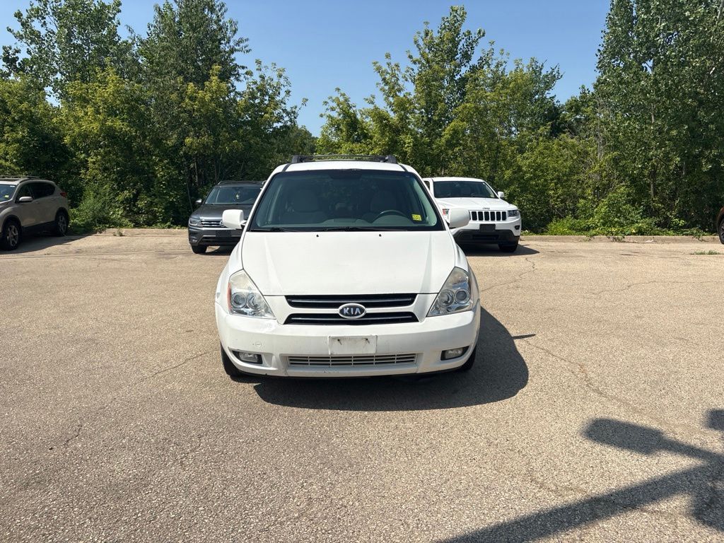 Used 2006 Kia Sedona LX with VIN KNDMB233066042381 for sale in Dubuque, IA
