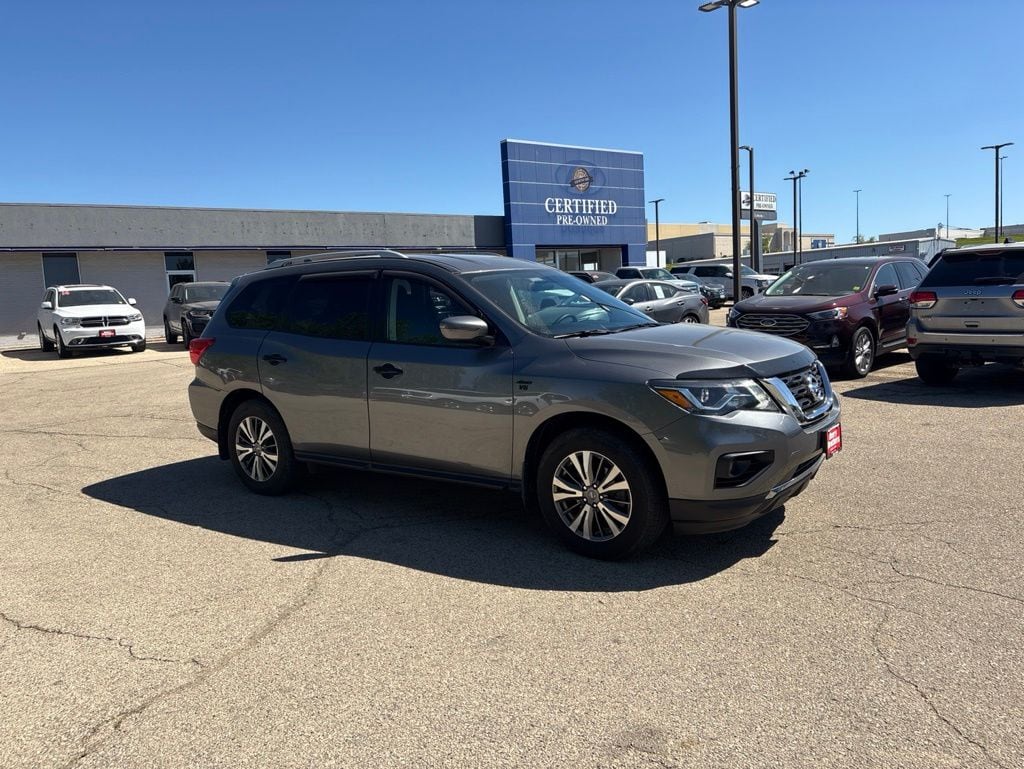 2019 Nissan Pathfinder S 4WD's photo