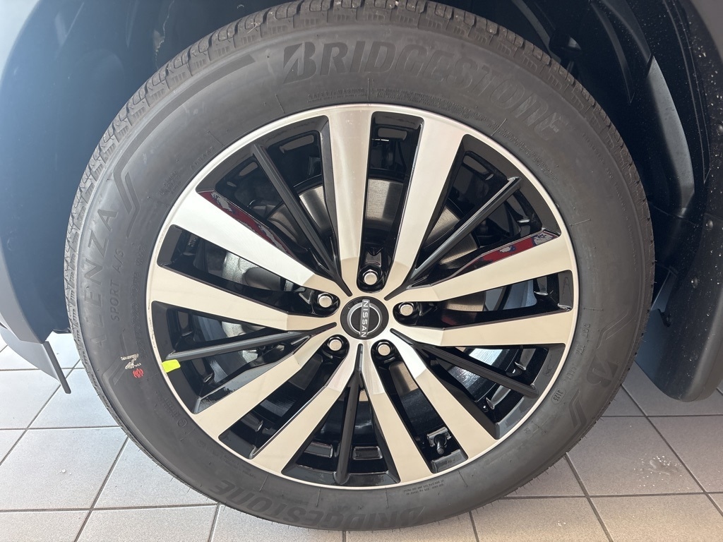 New 2025 Nissan Pathfinder Platinum SUV