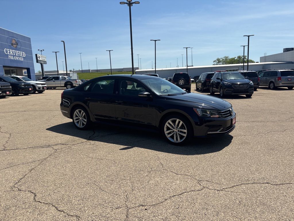 2019 Volkswagen Passat 2.0T Wolfsburg Edition Auto's photo