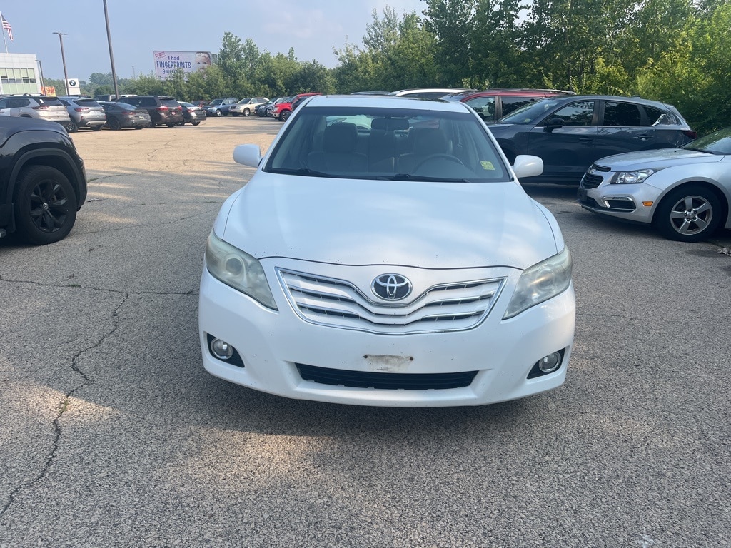 Used 2011 Toyota Camry XLE with VIN 4T4BF3EK2BR098562 for sale in Dubuque, IA