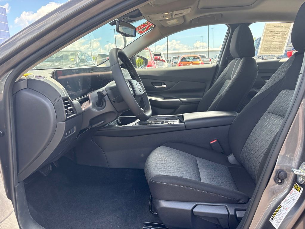 2026 Nissan Sentra SV - Photo 6