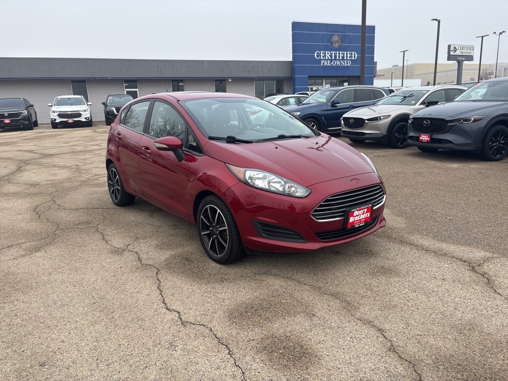 2015 Ford Fiesta SE's photo