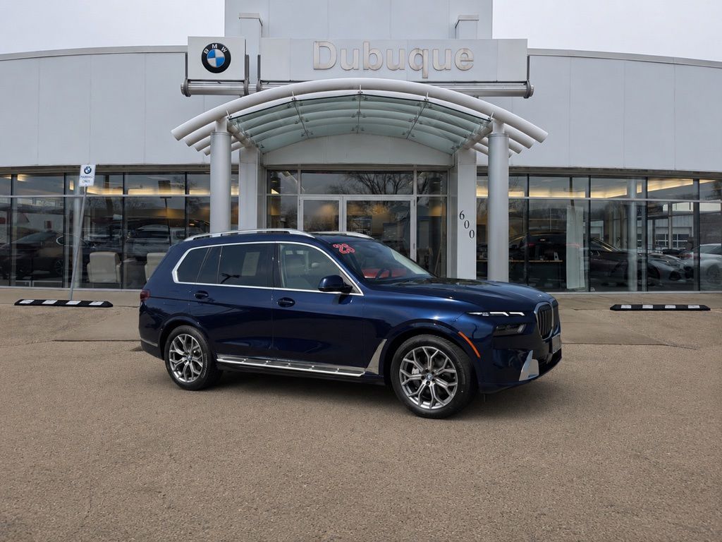 2023 BMW X7 xDrive40i's photo
