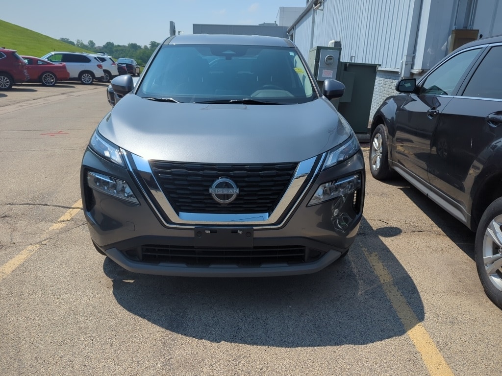 Certified 2023 Nissan Rogue SV with VIN JN8BT3BB5PW468219 for sale in Dubuque, IA