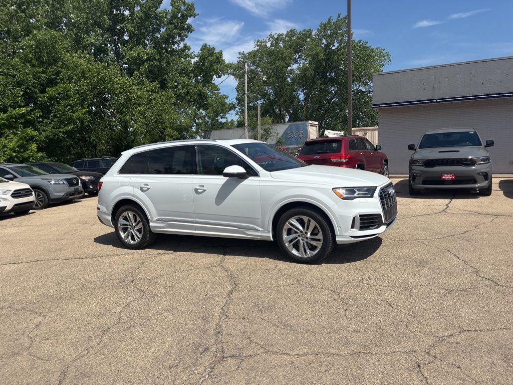 2021 Audi Q7 55 Premium quattro Tiptronic's photo