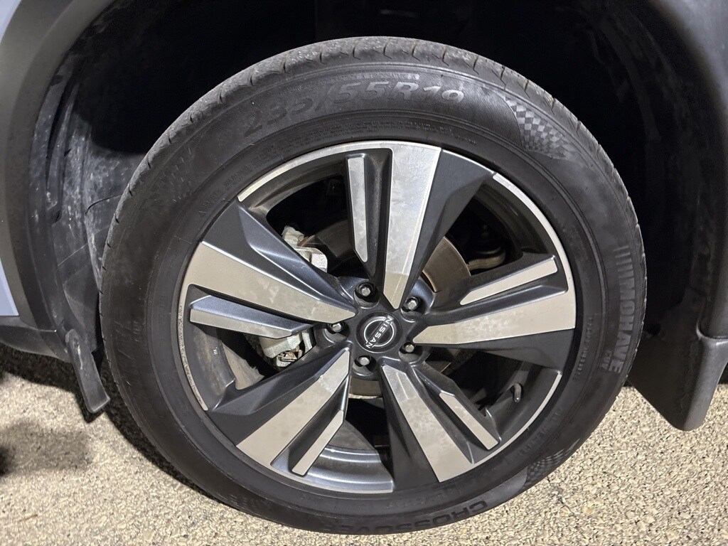 2023 Nissan Rogue Platinum photo 3