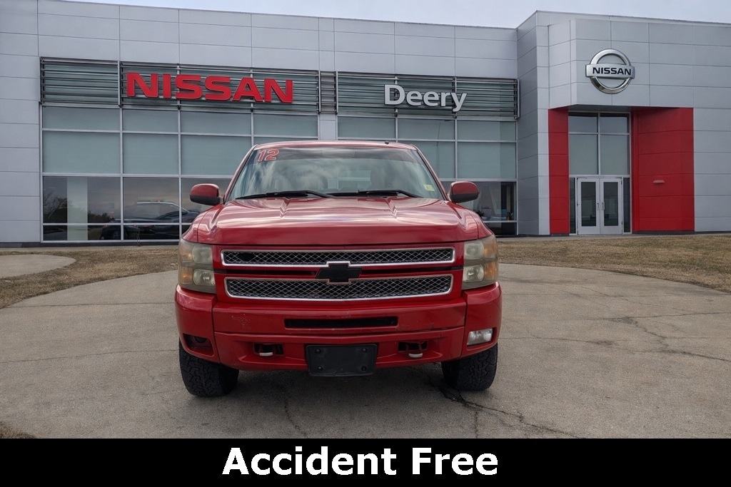 Used 2012 Chevrolet Silverado 1500 LT with VIN 3GCPKSE72CG104001 for sale in Dubuque, IA