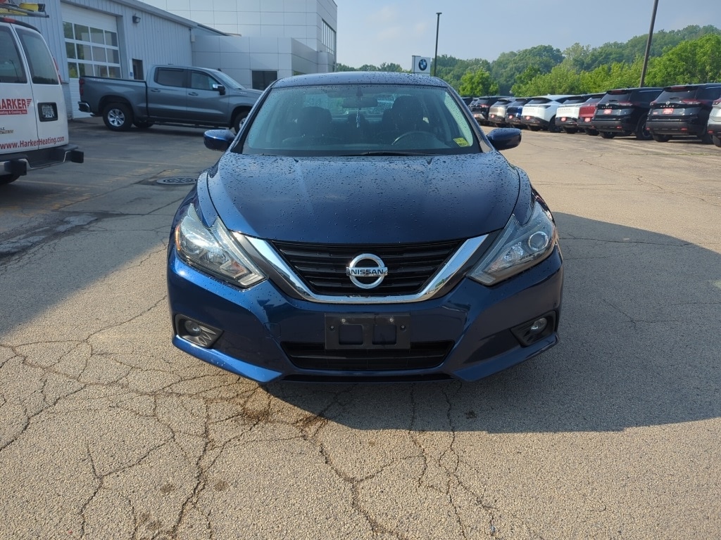 Used 2017 Nissan Altima SR with VIN 1N4AL3AP2HC234049 for sale in Dubuque, IA
