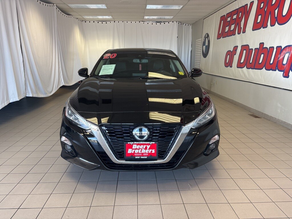2020 Nissan Altima photo 2