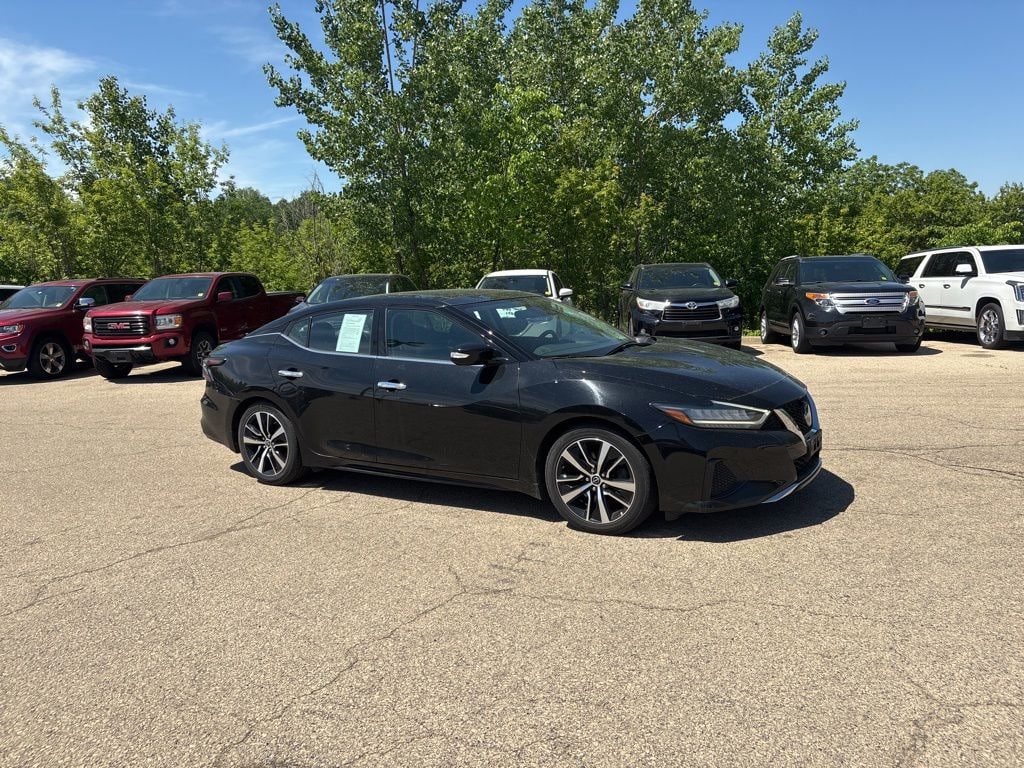 2023 Nissan Maxima SL's photo