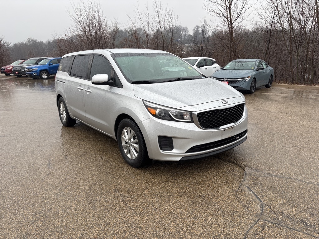 2017 Kia Sedona L's photo