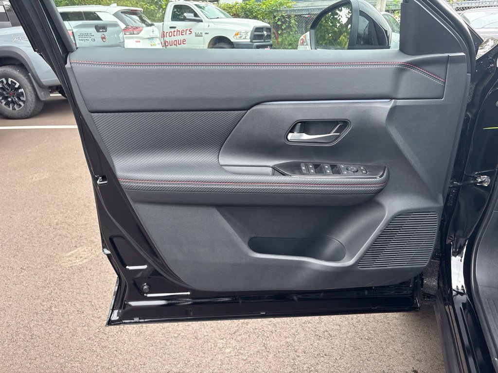 New 2027 Nissan Kicks SR SUV