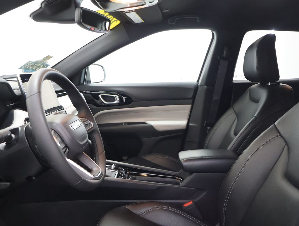 2025 Jeep Compass Limited - Photo 9
