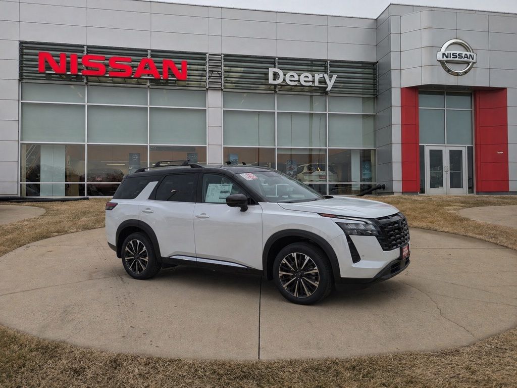 2026 Nissan Pathfinder Platinum 4WD's photo