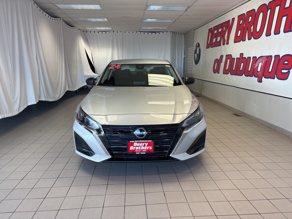 2024 Nissan Altima 2.5 SV photo 2