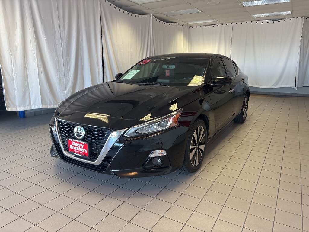 2020 Nissan Altima photo 3