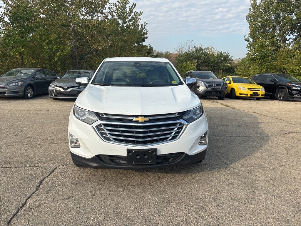 2021 Chevrolet Equinox LS photo 2