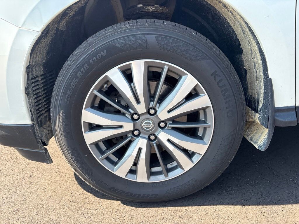 Used 2017 Nissan Pathfinder SL SUV