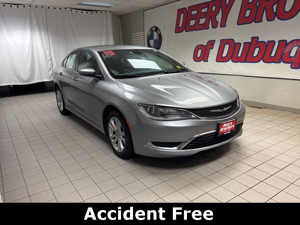 2015 Chrysler 200 Limited's photo