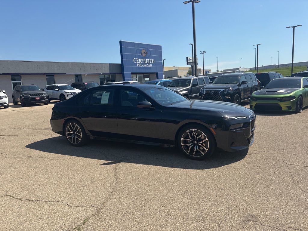 2023 BMW 7 Series 740i's photo