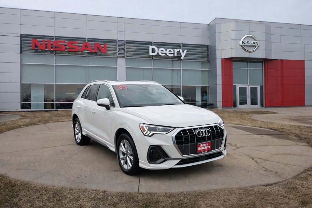 2025 Audi Q3 S Line Premium's photo