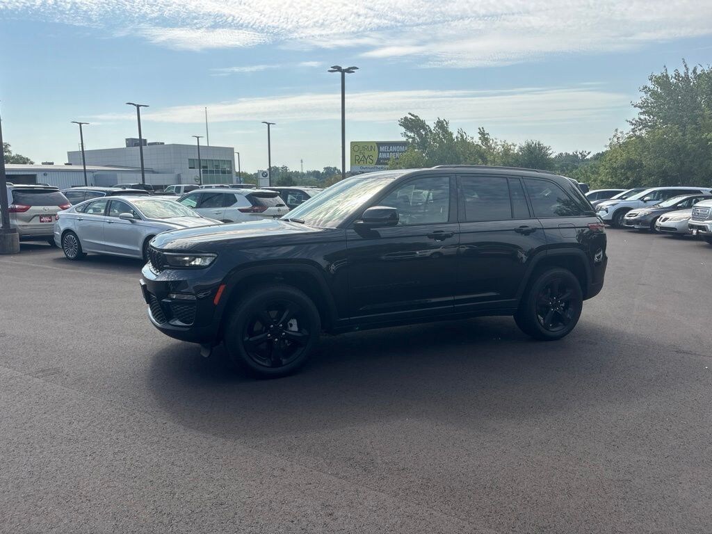 Used 2023 Jeep Grand Cherokee Limited SUV
