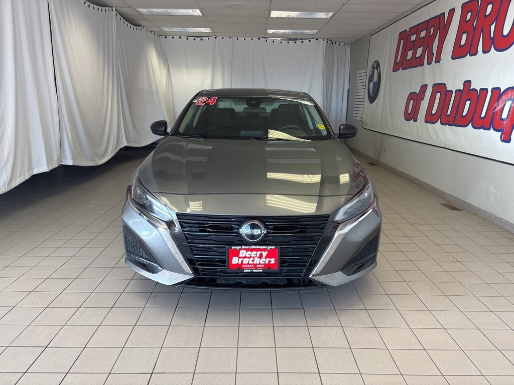 Used 2024 Nissan Altima 2.5 SV Sedan