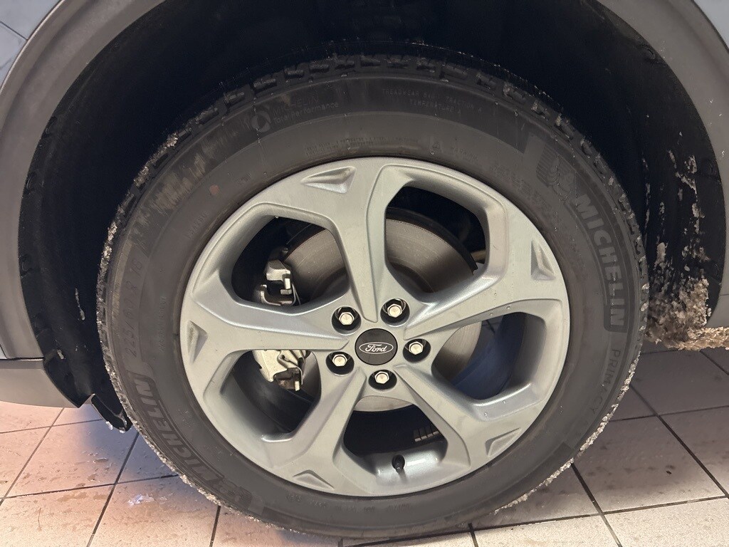 2025 Ford Escape ST-Line photo 4