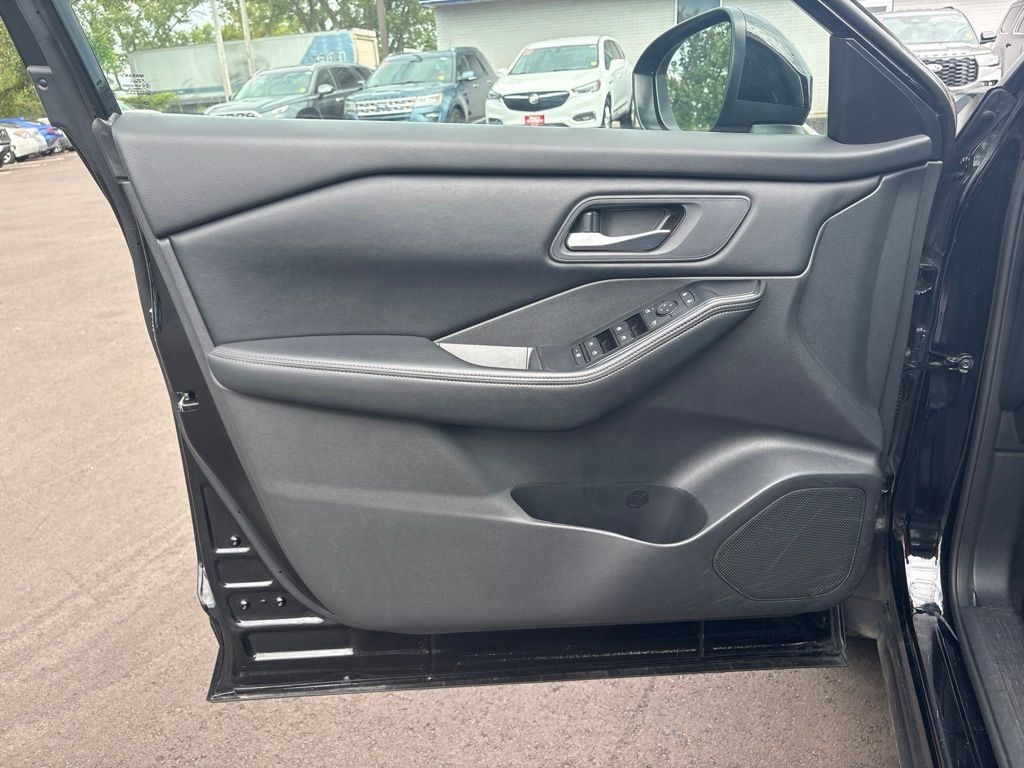 Certified 2025 Nissan Rogue SV SUV