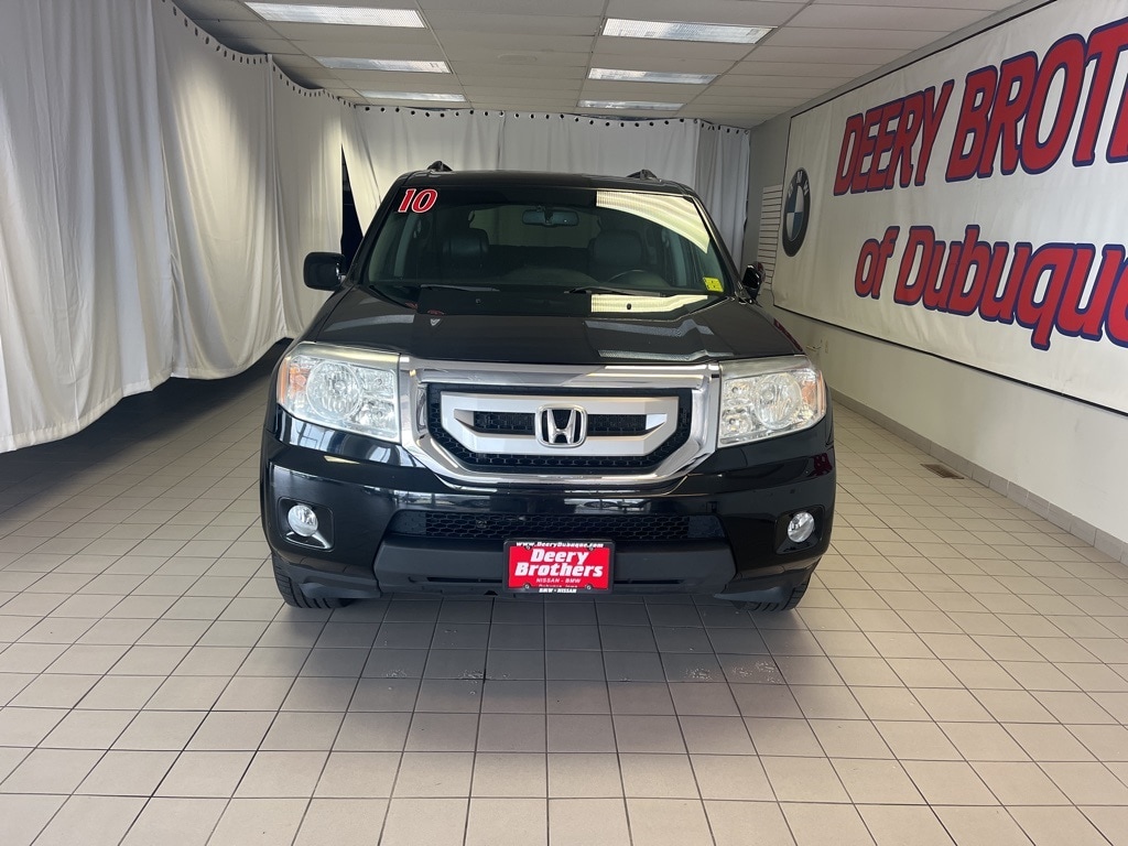 Used 2010 Honda Pilot Touring with VIN 5FNYF4H98AB029163 for sale in Dubuque, IA