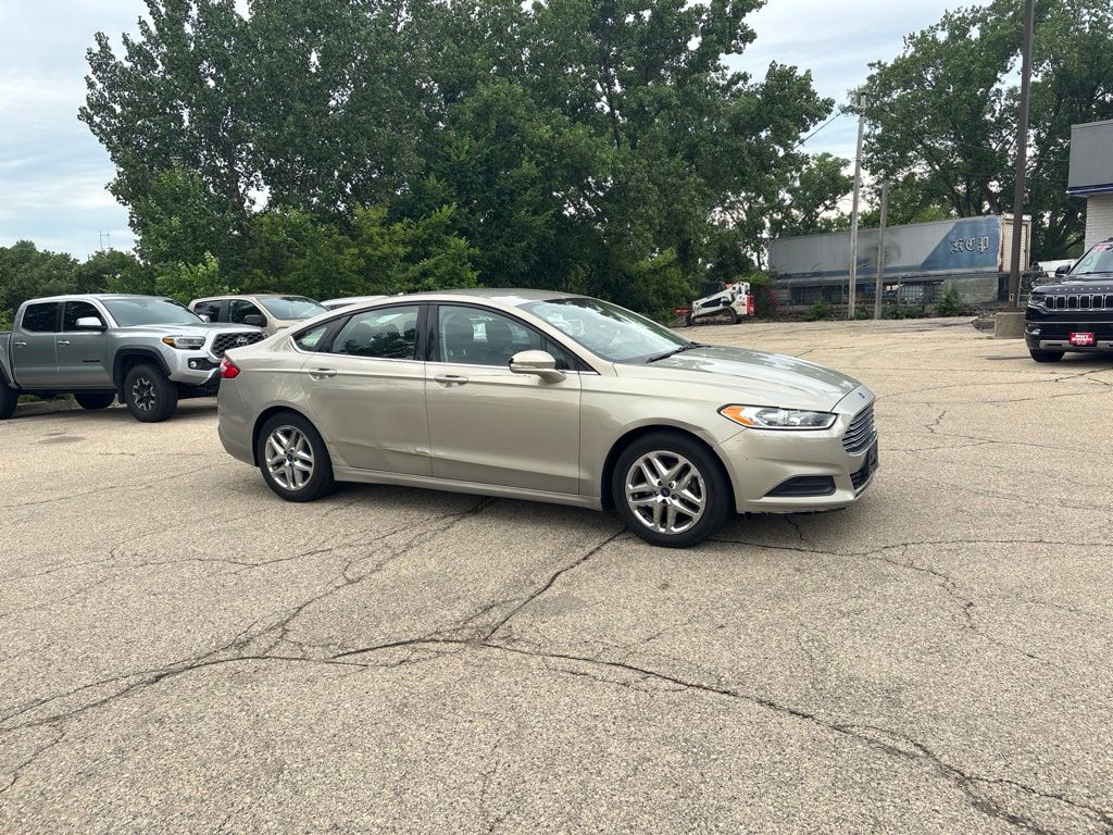 2016 Ford Fusion SE FWD's photo
