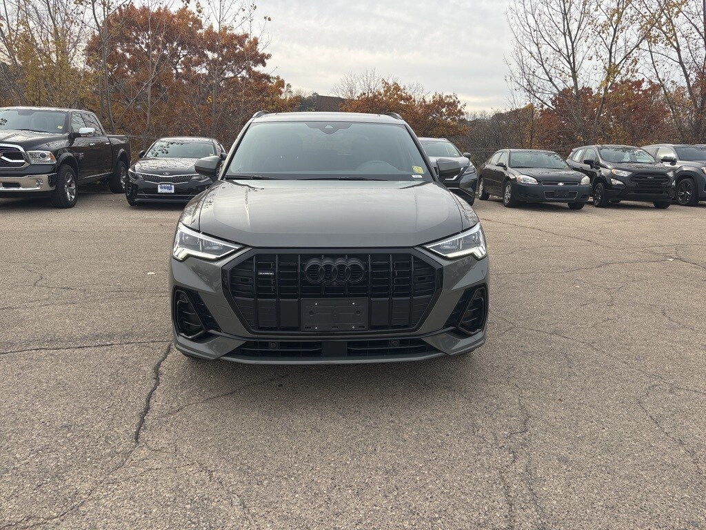 2021 Audi Q3 45 TFSI S line Premium photo 2