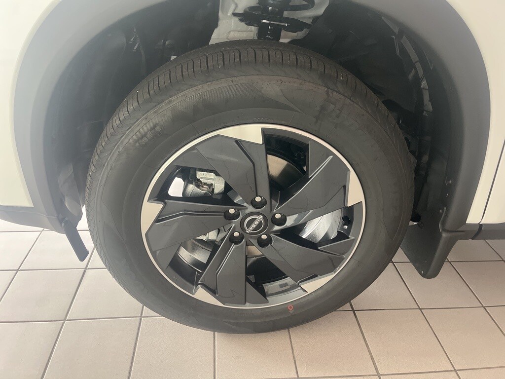 2026 Nissan Rogue SV photo 2