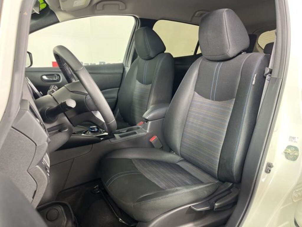 Used 2022 Nissan LEAF SV Hatchback