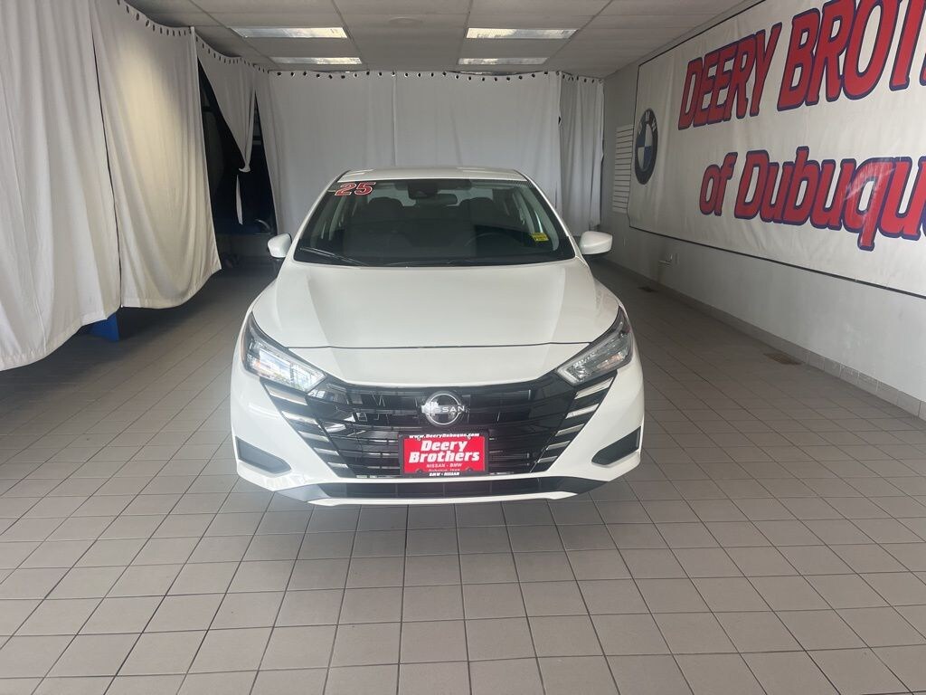 New 2025 Nissan Versa 1.6 SV Sedan