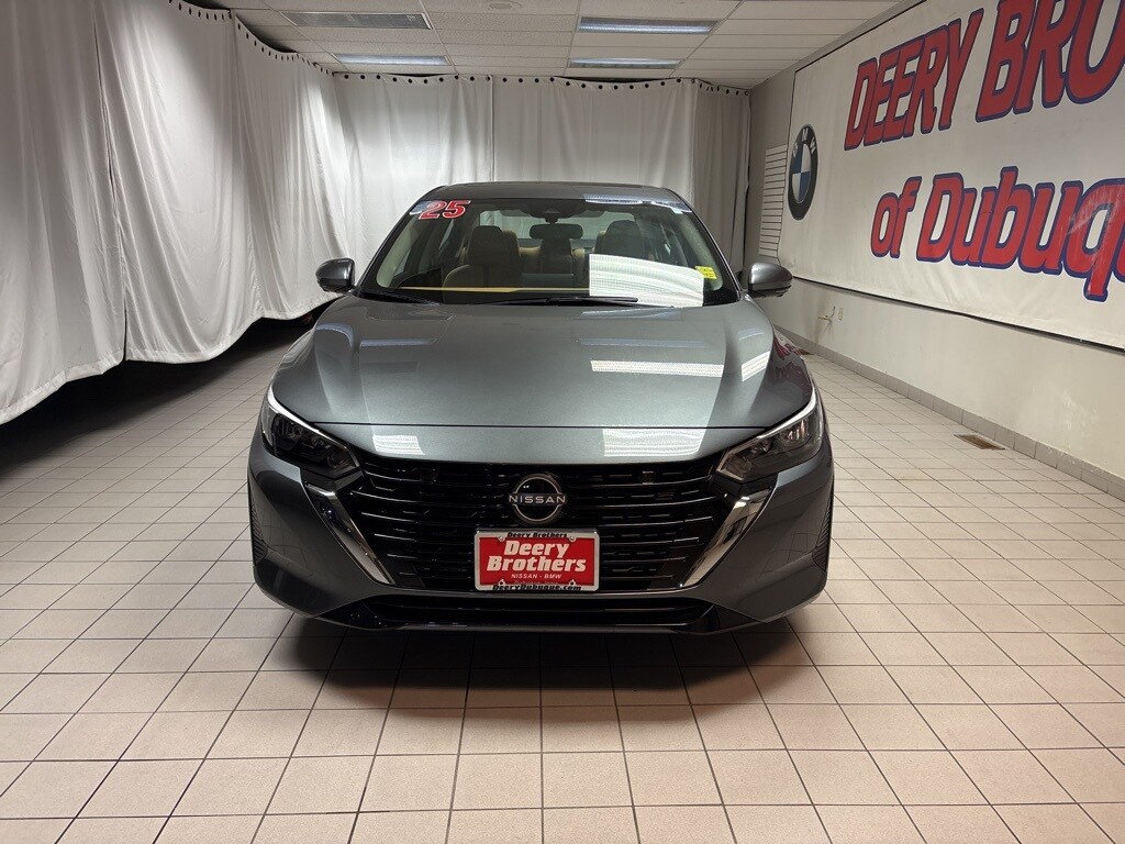 2025 Nissan Sentra SV photo 2