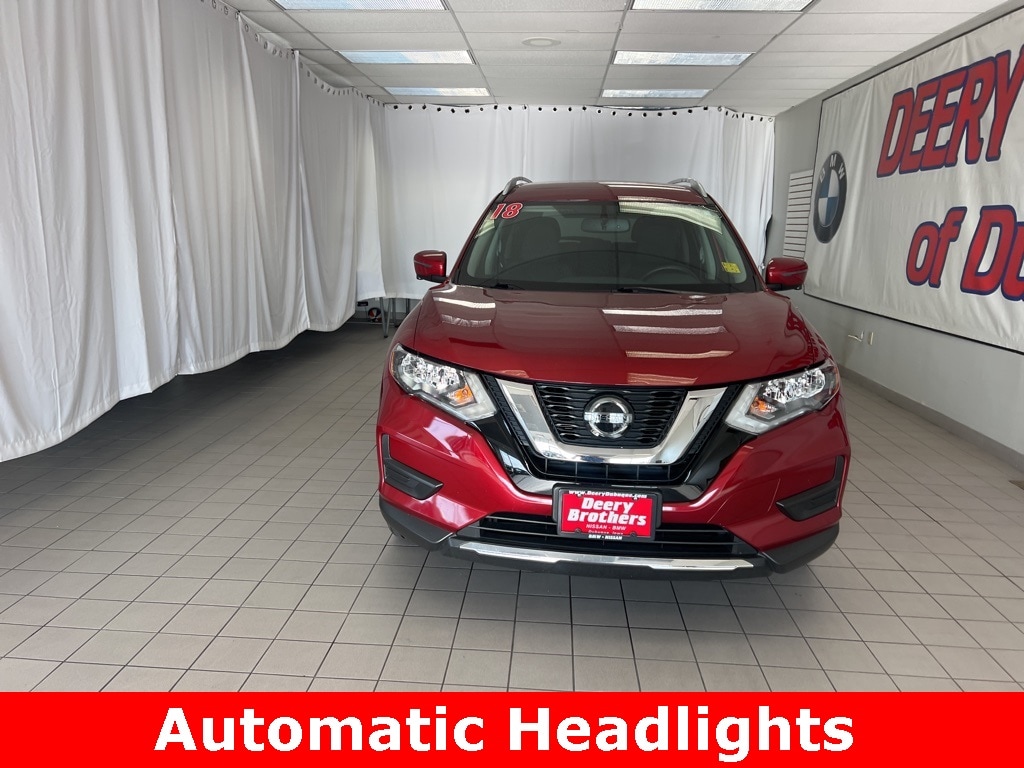 Used 2018 Nissan Rogue SV with VIN 5N1AT2MV5JC752012 for sale in Dubuque, IA