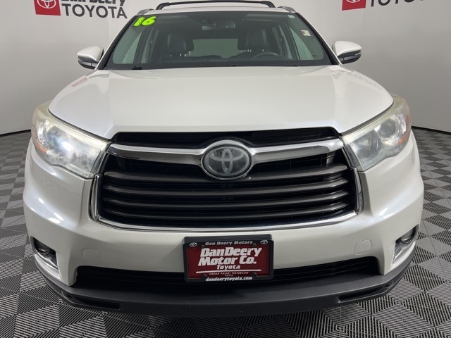 Used 2016 Toyota Highlander Limited Platinum with VIN 5TDDKRFHXGS300617 for sale in Cedar Falls, IA