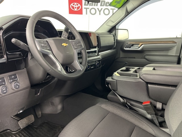 Used 2025 Chevrolet Silverado 1500 LT with VIN 3GCPKKEK3SG154974 for sale in Cedar Falls, IA