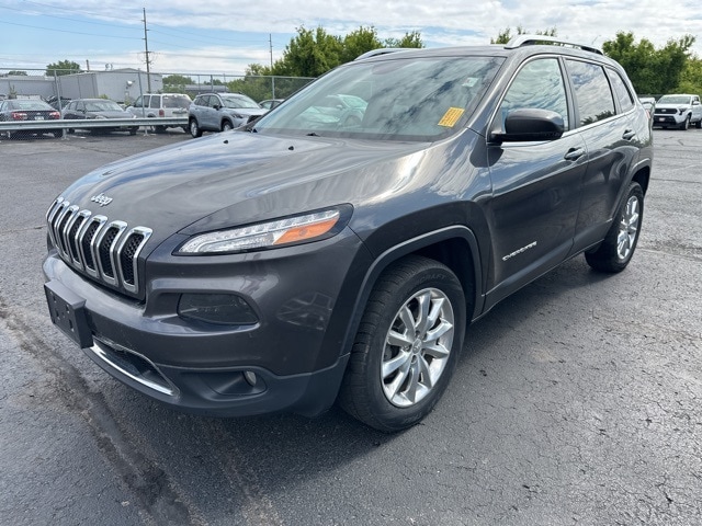 Used 2017 Jeep Cherokee Limited with VIN 1C4PJMDB2HW629279 for sale in Cedar Falls, IA