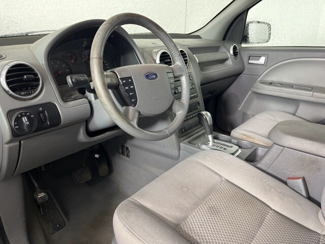 Used 2005 Ford Freestyle SEL with VIN 1FMZK02165GA52945 for sale in Cedar Falls, IA